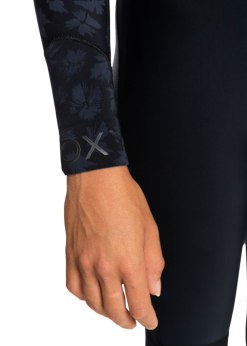 Roxy Womens Swell Series 4/3mm Chest Zip GBS Steamer Wetsuit 13 Roxy Womens Swell Series 4/3mm Chest Zip GBS Steamer Wetsuit -Wetsuit Shop ERJW103125 KVJ0 roxy womens swell series 4 3mm chest zip gbs steamer wetsuit5