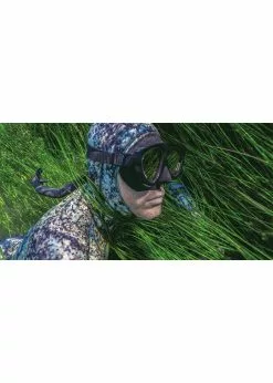 Riffe Mantis Mask Amber Lens -Wetsuit Shop MA 021 riffe mantis mask amber lens Lifestyle